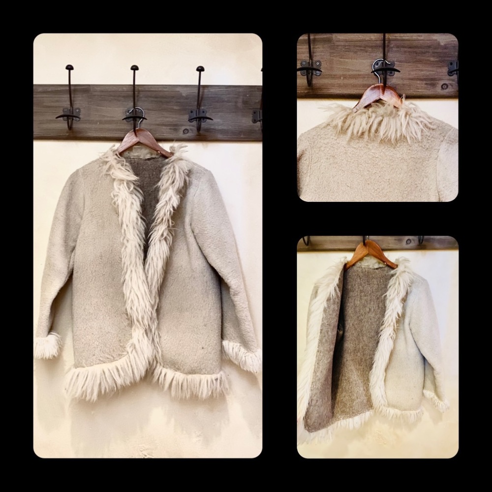 🪶Boho Vintage Tan Thick Boiled Wool Afghan Coat w/ Cream Fur Cuff Accents-M